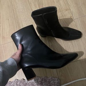 Yesstyle bootie heels black